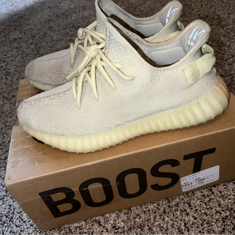 yeezy - Picture 1 of 4